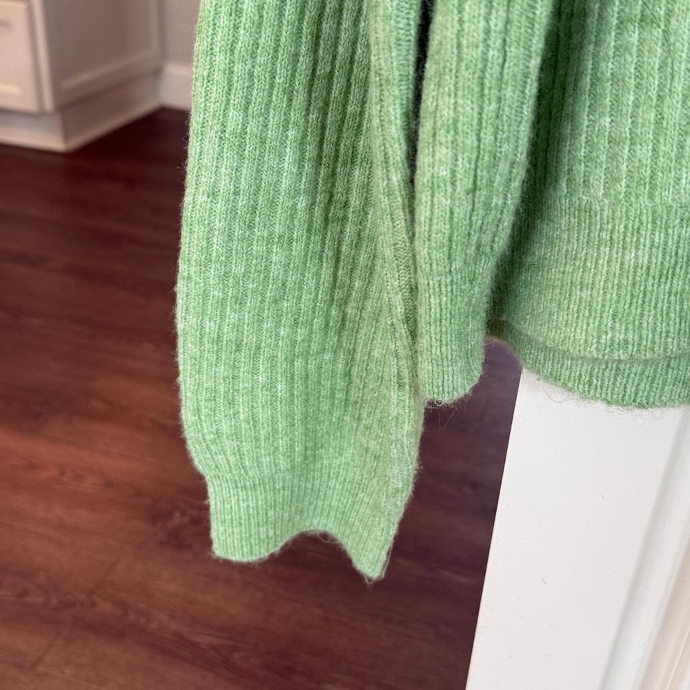 H&M Light Green Ribbed Crewneck Sweater XS - Picture 3 of 6